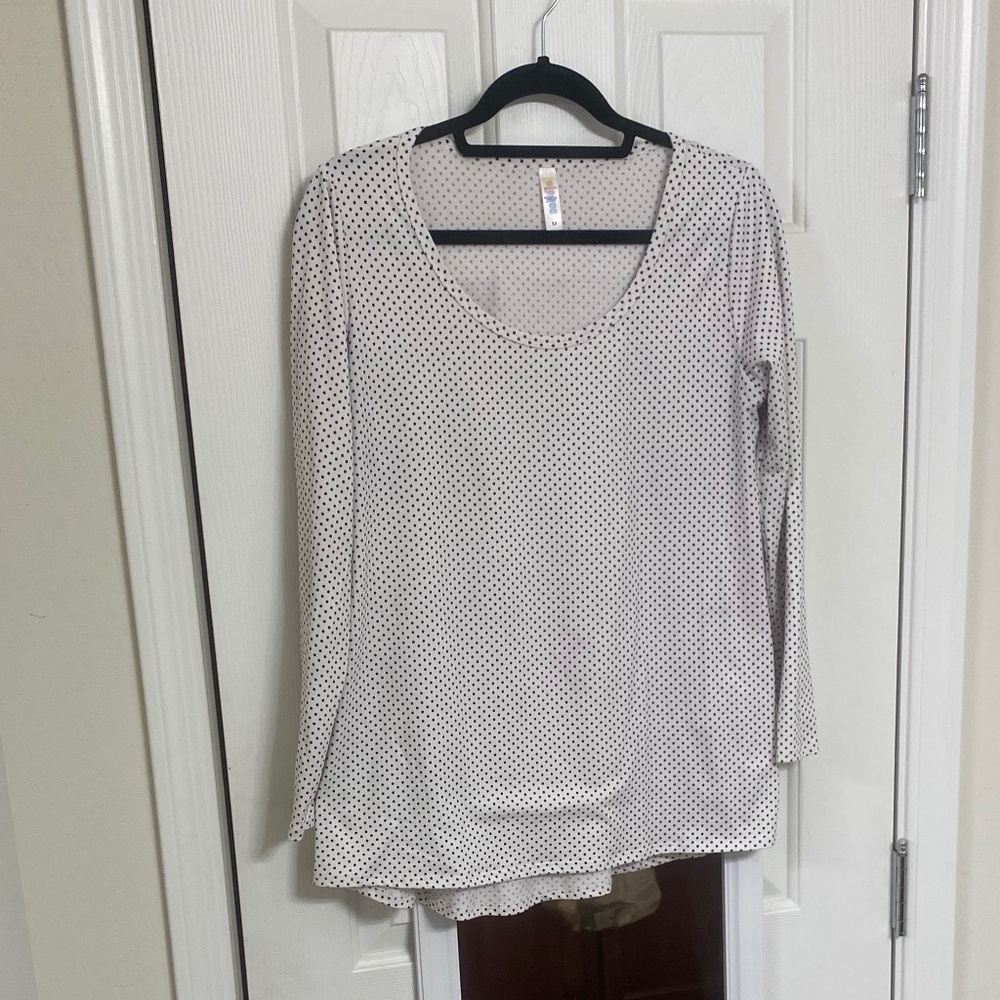 NWOT LulaRoe Lynnae Long Sleeve Top (M)
